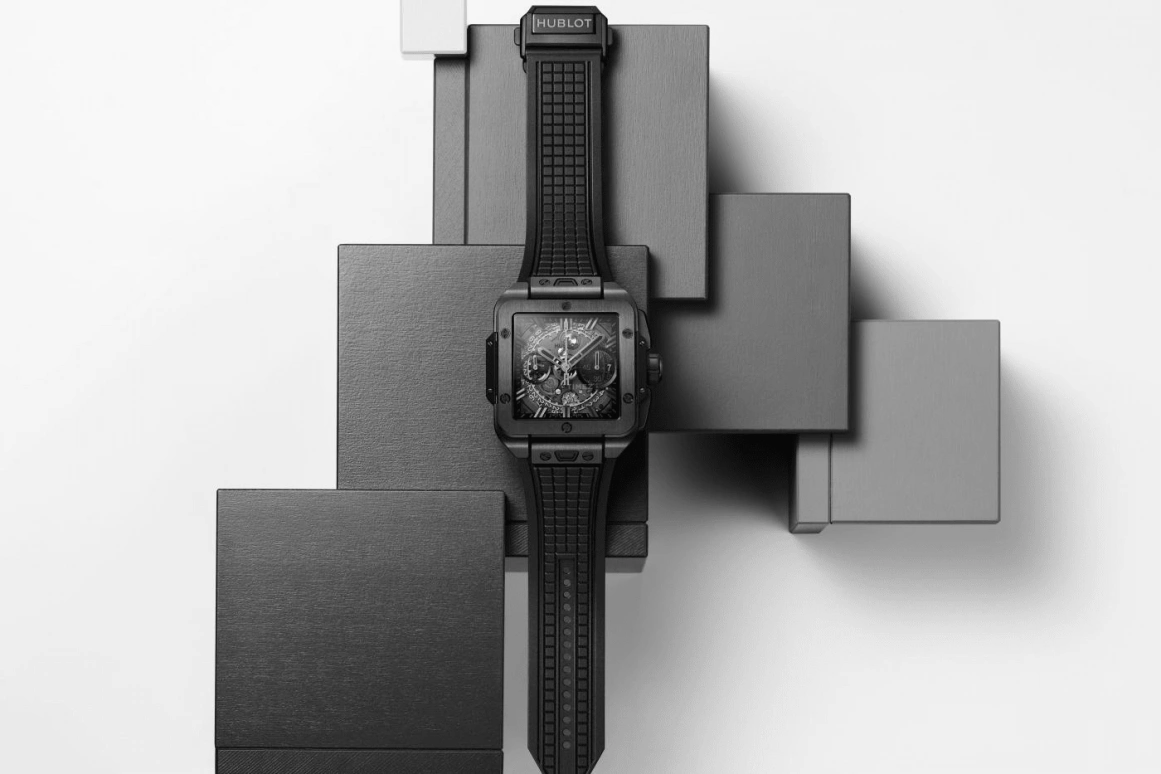 Hublot,Square Bang 42mm,42mm,Ceramic,Automatic,72hours,In-house Caliber,821,821.CX.0140.RX