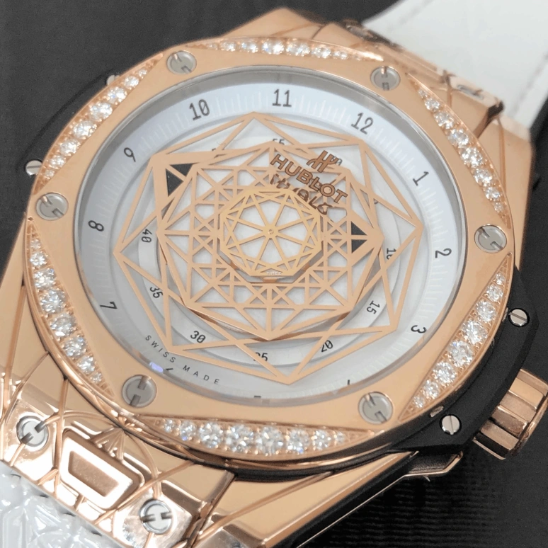 Hublot,Big Bang 39mm,39mm,KING GOLD,White,Automatic,50hours,In-house Caliber,465,465.OS.2028.VR.1204.MXM19