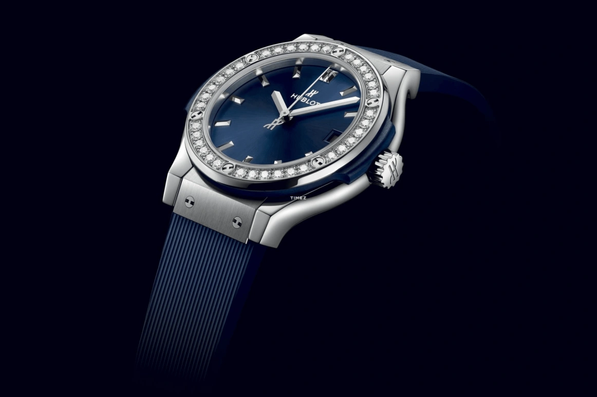 Hublot,Classic Fusion 33mm,33mm,Titanium,Blue,Quartz,Day,In-house Caliber,581,581.NX.7170.RX.1104