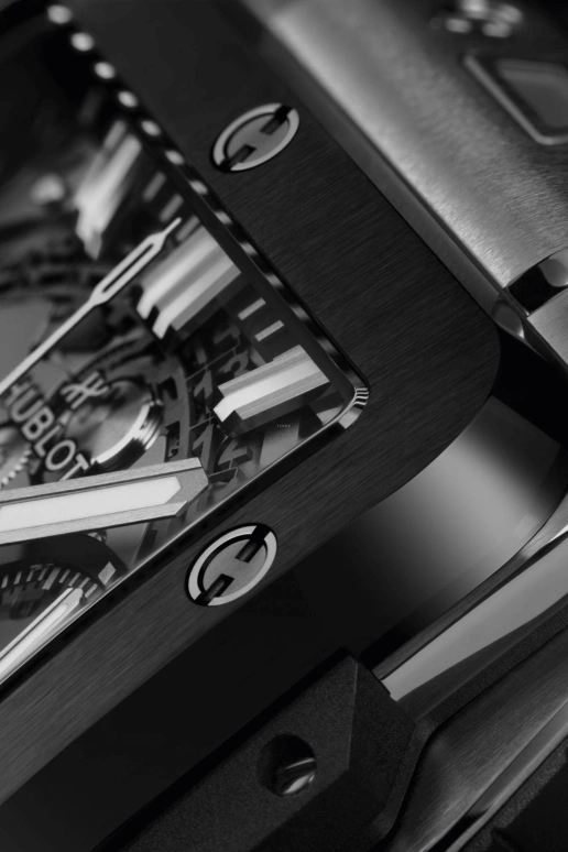 Hublot,Square Bang 42mm,42mm,Titanium Gold,Automatic,72hours,In-house Caliber,821,821.NM.0170.RX