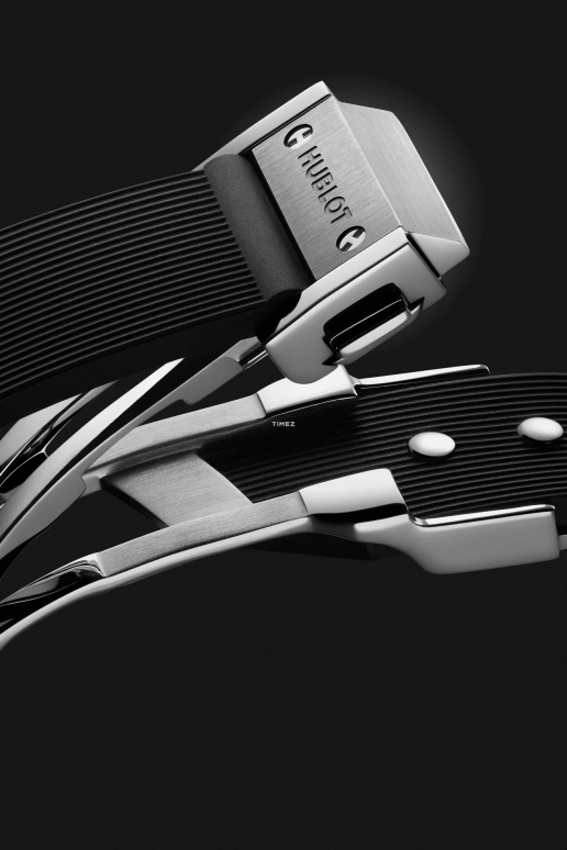 Hublot,Classic Fusion 33mm,33mm,Titanium,Black,Quartz,Day,Sapphire,Crystal Glass,581,581.NX.1470.RX