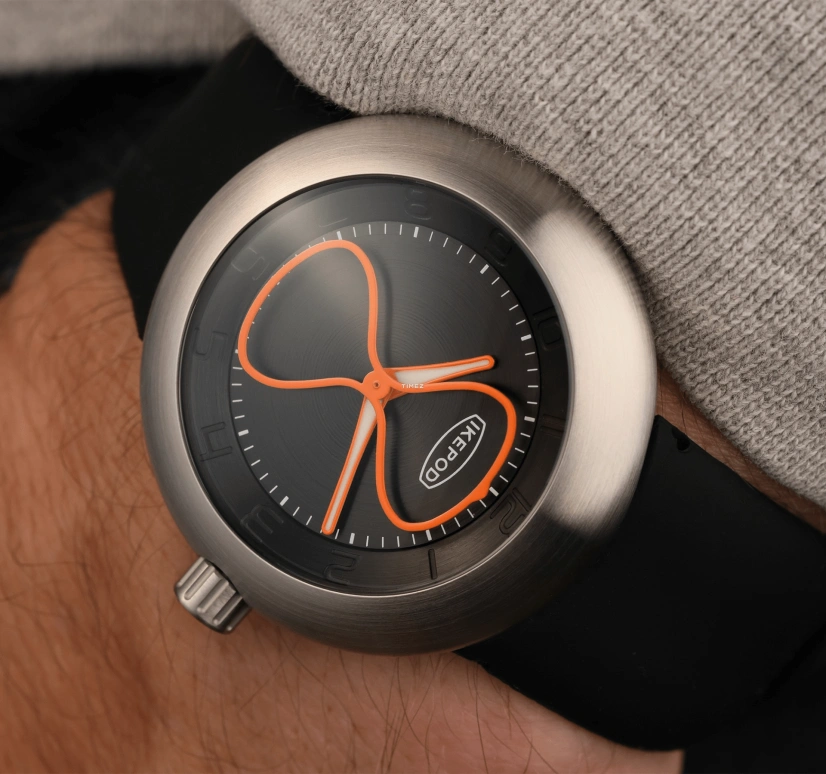 Ikepod,Duopod 42mm,42mm,Stainless Steel,Black,Quartz,Round,Silver,D001SILB
