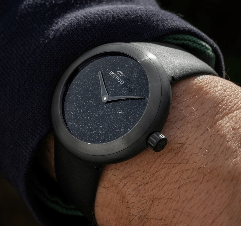 Ikepod,Horizon ,Titanium,Black,Automatic,Sapphire,Crystal Glass,Round,aventurine