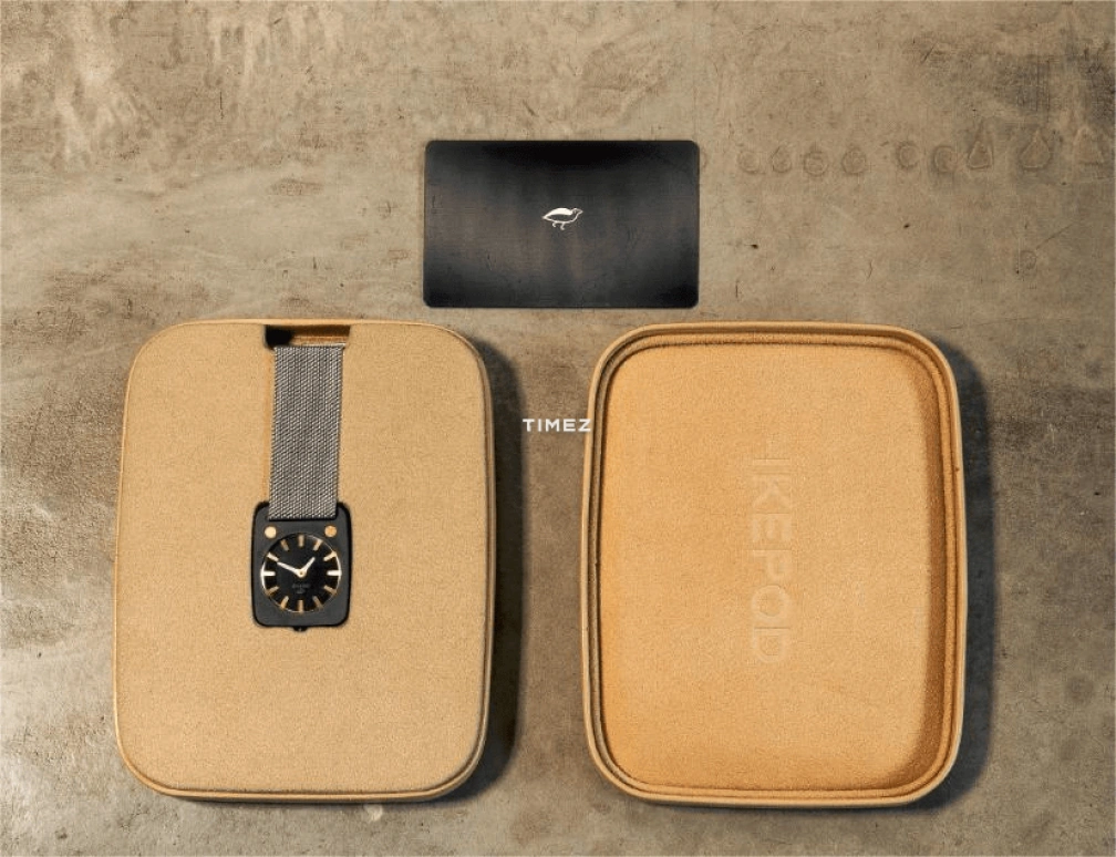 Ikepod,Solaris ,Ceramic,Black,Gold,Quartz,Sapphire,Rectangular,SCB 18