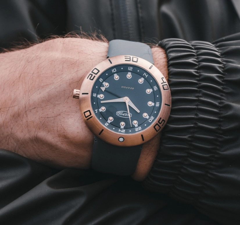 Ikepod,Seapod 46mm,46mm,Bronze,Grey,Automatic,Dule Time,Sapphire,Crystal Glass,S004,S004-SI-LG