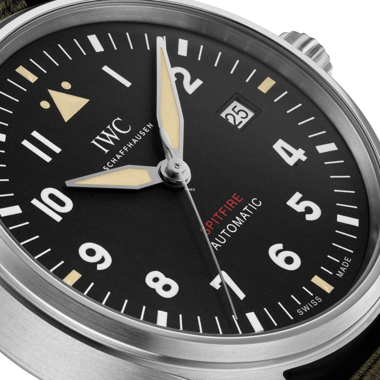 IWC,Pilot 39mm,39mm,Stainless Steel,Black,Automatic,Day,120hours,IW326805