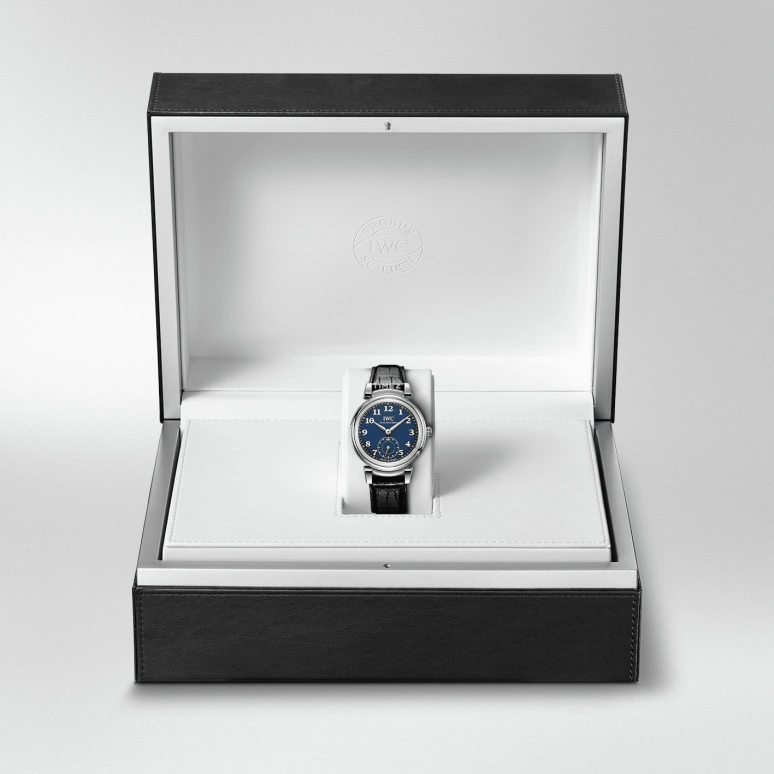 IWC,Da Vinci 40.40mm,40.40mm,Stainless Steel,Blue,Automatic,60hours,In-house Caliber,IW358102