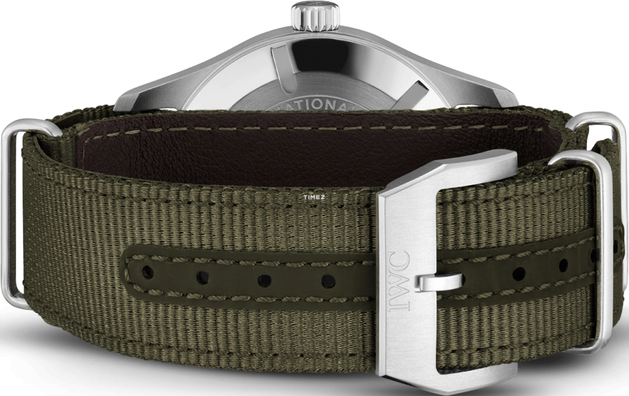 IWC,Pilot 39mm,39mm,Stainless Steel,Black,Automatic,Day,120hours,IW326805