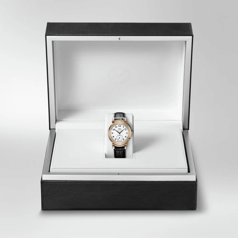 IWC,Da Vinci 40.40mm,40.40mm,Red Gold,Blue,Automatic,60hours,In-house Caliber,IW358103