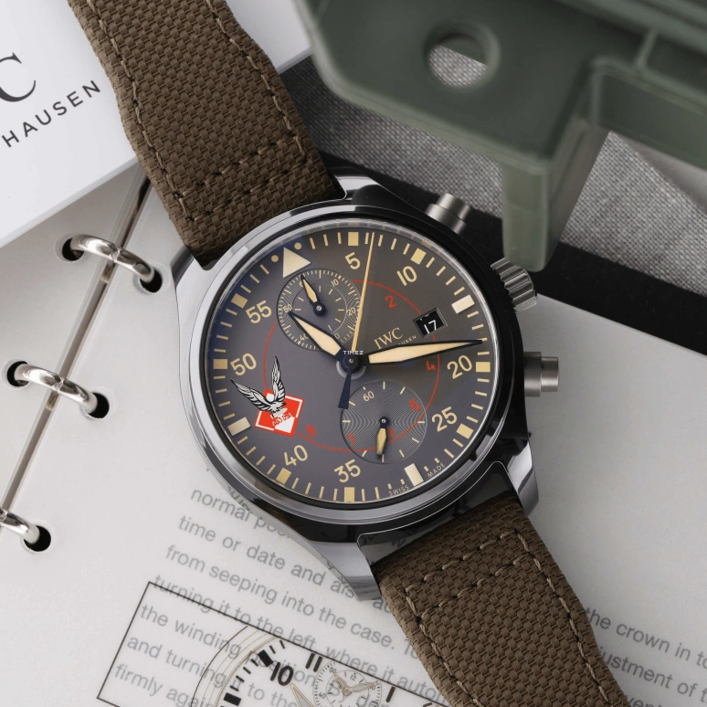 IWC,Pilot 44mm,44mm,Titanium,Ceramic,Grey,Automatic,Chronograph,Date,Flyback,Anti-magnetic,68hours,In-house Caliber,IW389013