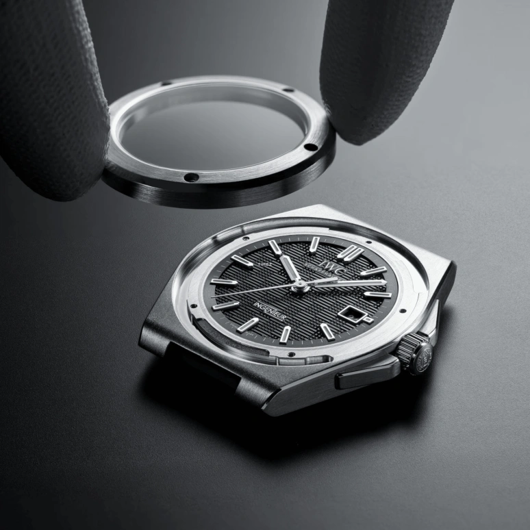 IWC,Ingenieur 40mm,40mm,Stainless Steel,Black,Automatic,Day,120hours,IW328901