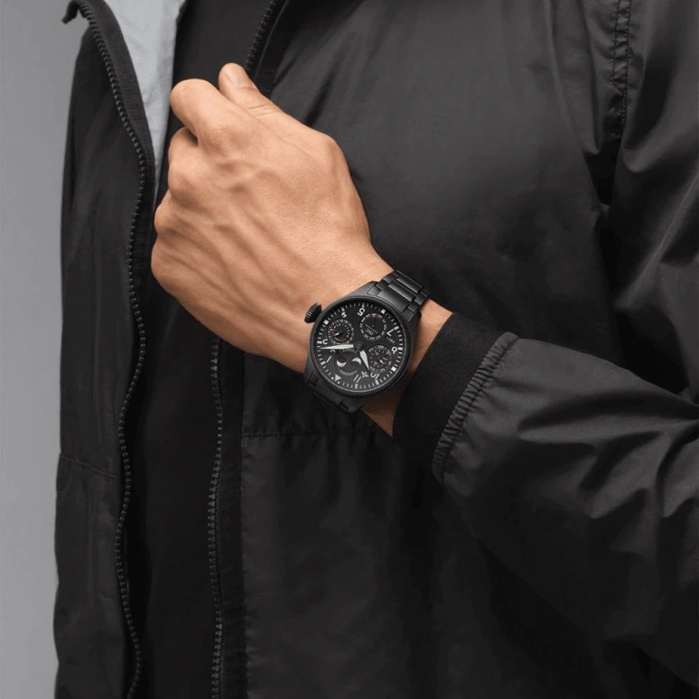 IWC,Big Pilot 46.20mm,46.20mm,Ceratanium,Black,Automatic,Moonphase,Perpetual Calendar,Month,Date,168hours,In-house Caliber,IW503604