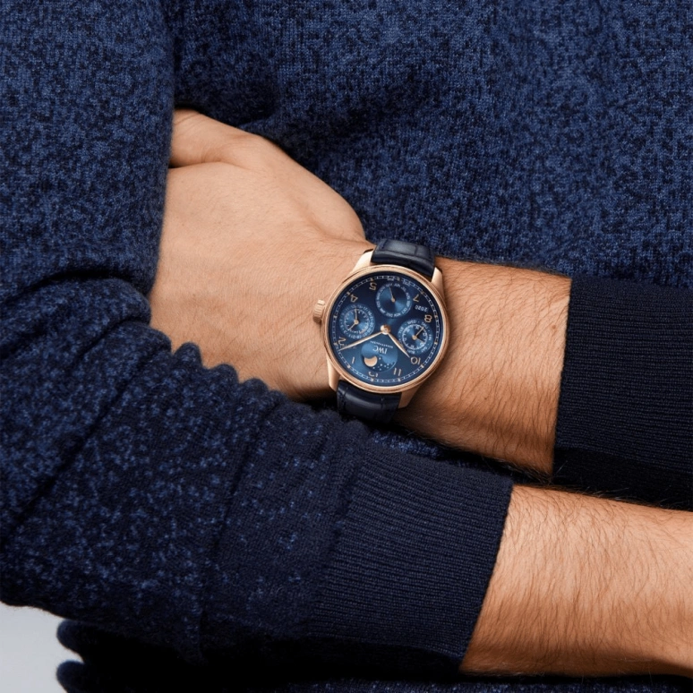 IWC,Portugieser 44.20mm,44.20mm,Armor Gold,Blue,Automatic,Moonphase,Perpetual Calendar,Month,Date,168hours,In-house Caliber,IW503312