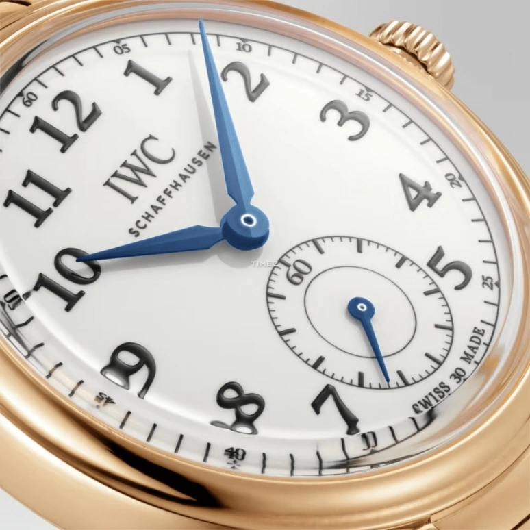 IWC,Da Vinci 40.40mm,40.40mm,Red Gold,Blue,Automatic,60hours,In-house Caliber,IW358103