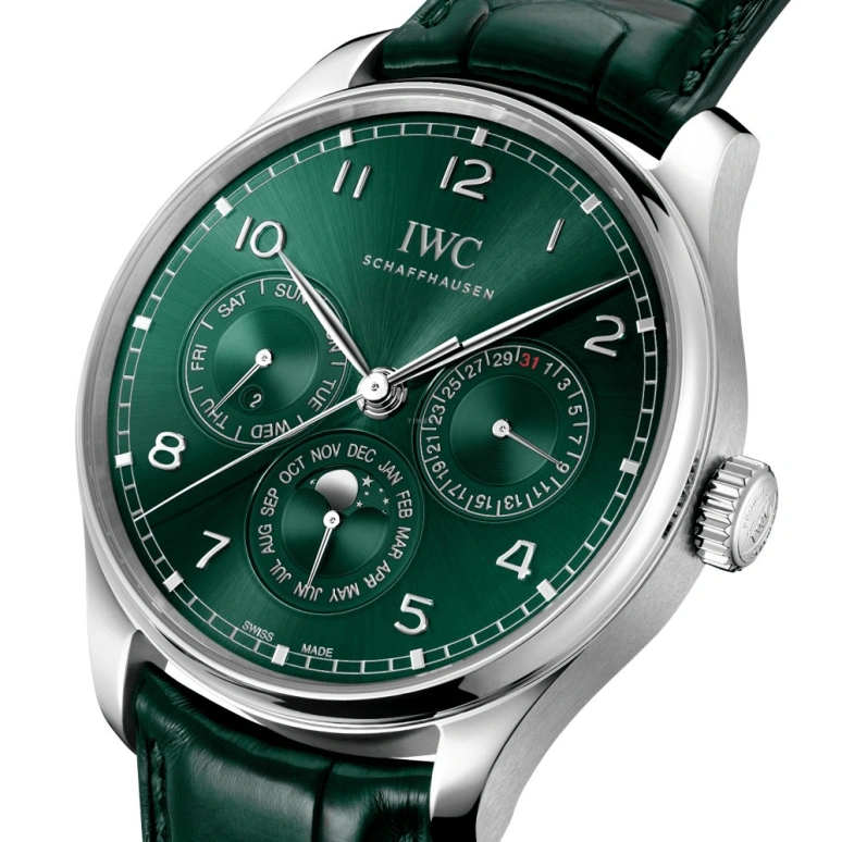IWC,Portugieser 42.40mm,42.40mm,Stainless Steel,Green,Automatic,60hours,In-house Caliber,Paul Tazewell,IW344207