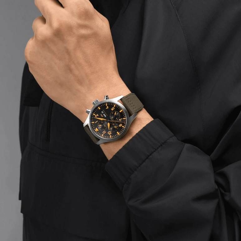 IWC,Pilot 43mm,43mm,Stainless Steel,Black,Automatic,Chronograph,Date,Day,Anti-magnetic,44hours,In-house Caliber,IW377730