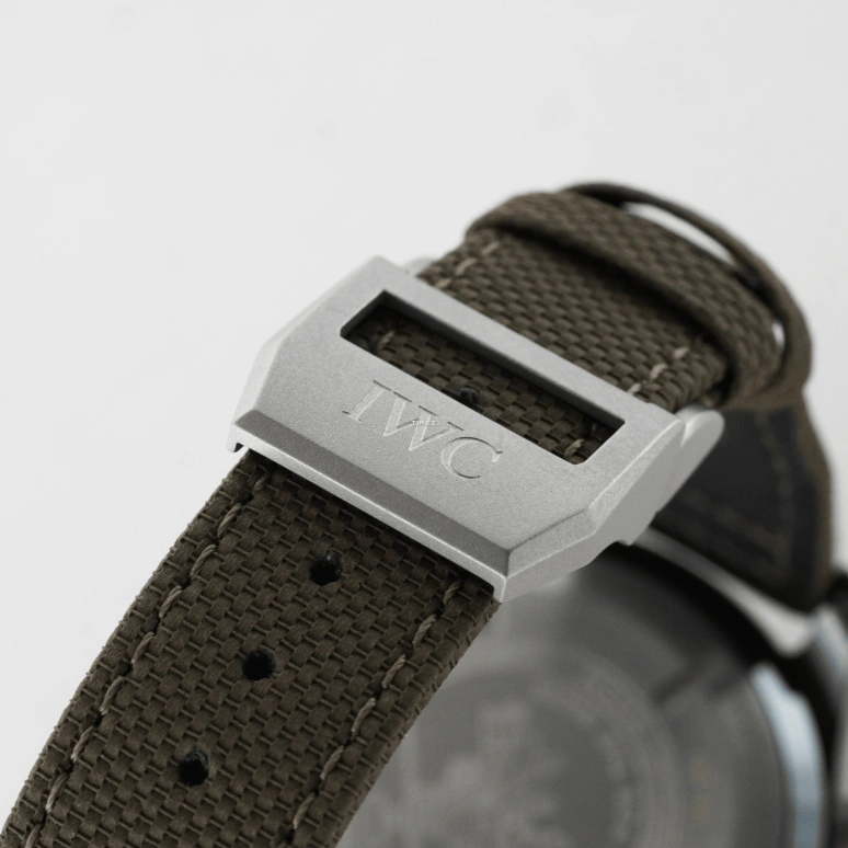 IWC,Pilot 44mm,44mm,Titanium,Ceramic,Grey,Automatic,Chronograph,Date,Flyback,Anti-magnetic,68hours,In-house Caliber,IW389013