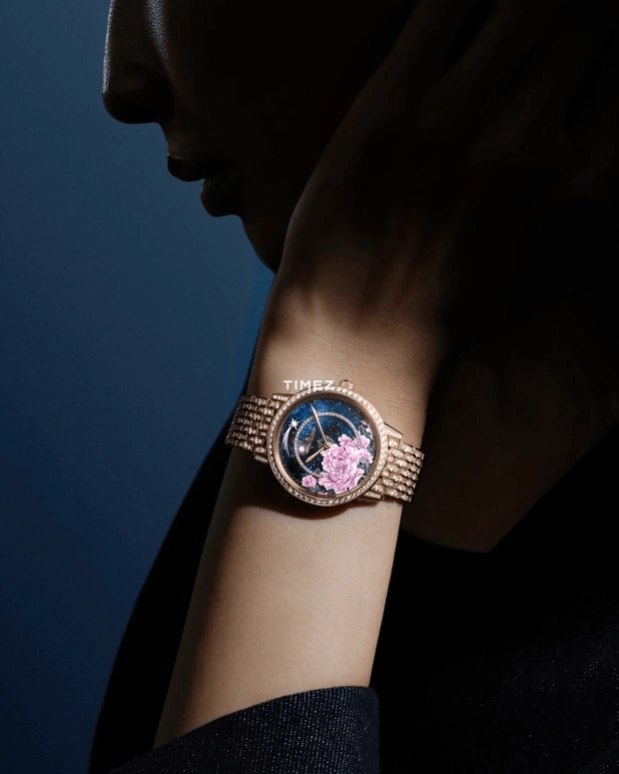 Jaeger-LeCoultre,Rendez-Vous 36mm,36mm,Rose Gold,Multi-Color,Blue,Pink,Automatic,In-house Caliber,Sapphire,Q36423C3