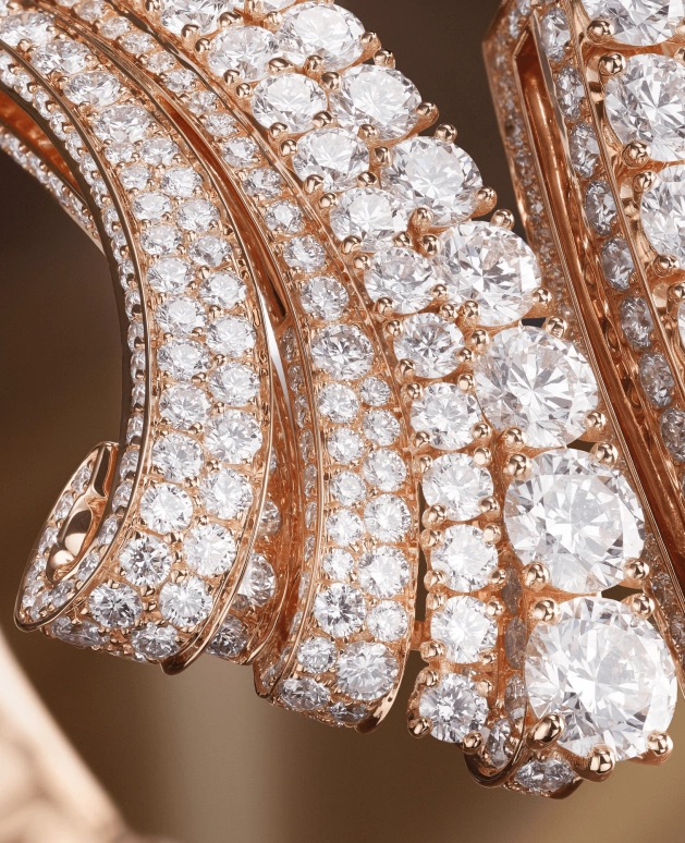 Jaeger-LeCoultre,Extraordinary 18.35x5.98mm,18.35x5.98mm,Rose Gold,White,Handwound,33hours,In-house Caliber,Q2892201