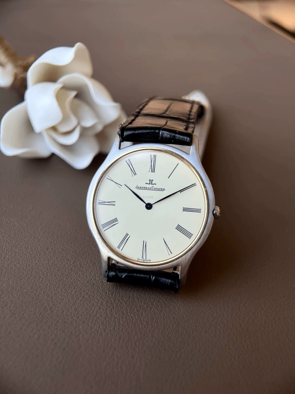 Jaeger-LeCoultre,Other 33mm,33mm,Stainless Steel,Cream white,Quartz,Sapphire,Round,140,140.112.5