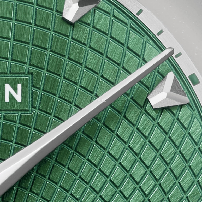 Krayon,Anywhere 39mm,39mm,Titanium,Green,Handwound,Month,Day,Sun position/rising Time,Day / Night Indication,72hours,In-house Caliber,Aurora