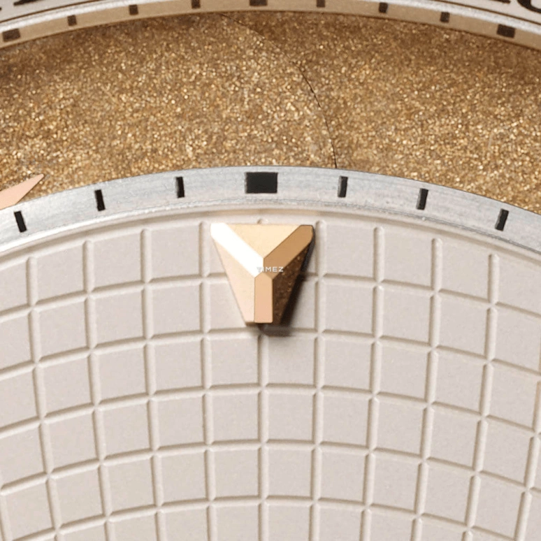 Krayon,Anywhere 39mm,39mm,Rose Gold,Cream,Handwound,Month,Day,Sun position/rising Time,Day / Night Indication,72hours,In-house Caliber,C030,C030-02