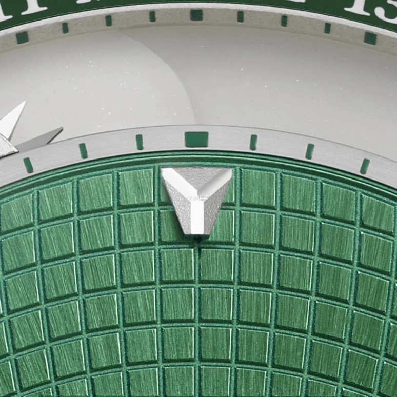 Krayon,Anywhere 39mm,39mm,Titanium,Green,Handwound,Month,Day,Sun position/rising Time,Day / Night Indication,72hours,In-house Caliber,Aurora