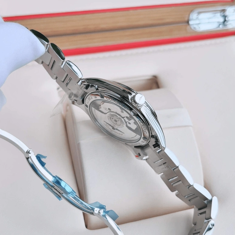 Longines,Conquest Classic 34mm,34mm,Stainless Steel,White,Automatic,Day,65hours,L2,L2.385.4.87.6
