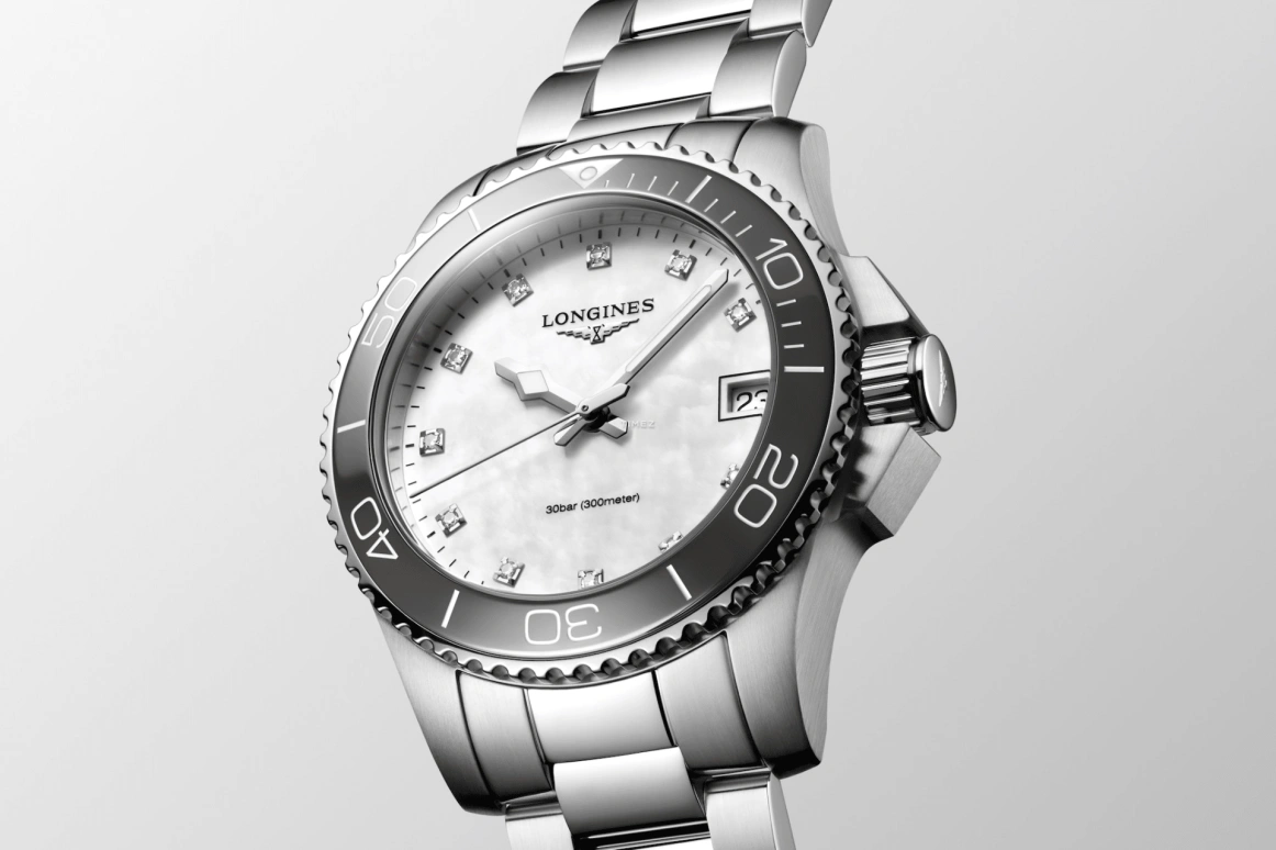 Longines,Sport 32mm,32mm,Stainless Steel,White,Quartz,Day,26280hours,L3,L3.370.4.87.6