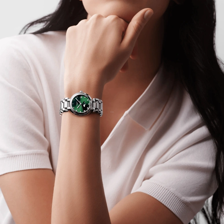 Longines,Elegant 30.50mm,30.50mm,Stainless Steel,Olive Green,Quartz,In-house Caliber,Sapphire,L8,L8.115.4.67.6