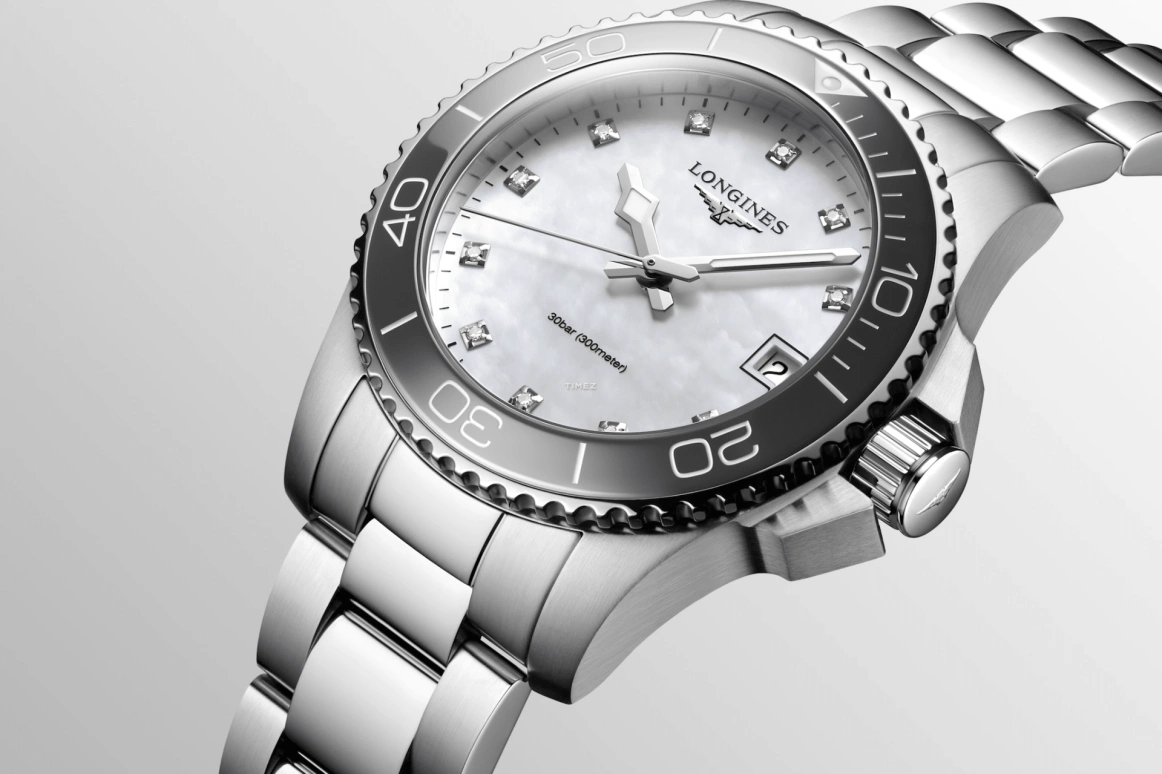 Longines,Sport 32mm,32mm,Stainless Steel,White,Quartz,Day,26280hours,L3,L3.370.4.87.6