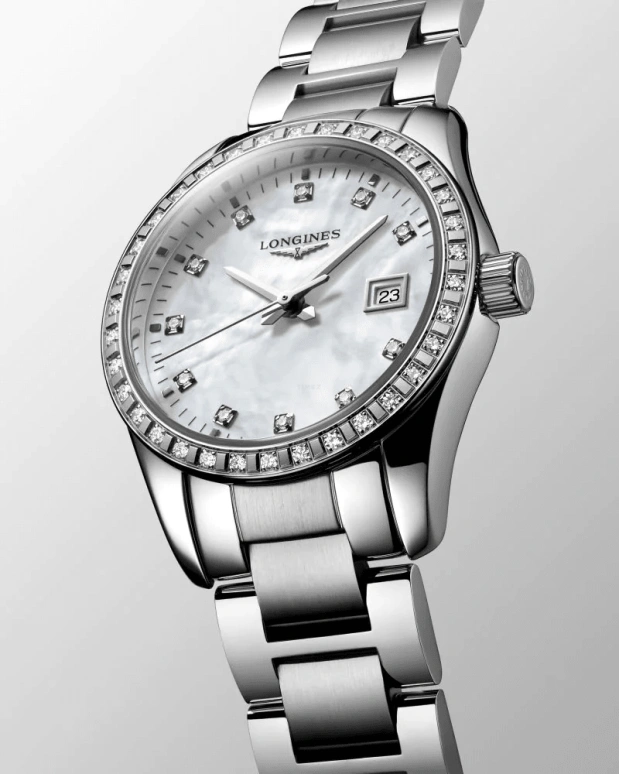Longines,Conquest Classic 29.50mm,29.50mm,Stainless Steel,White,Quartz,Date,Jumping Minutes,L2,L2.286.0.87.6