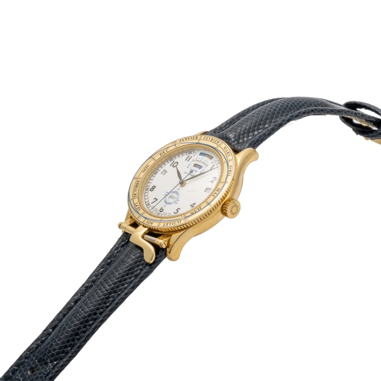 Longines,Other 37mm,37mm,Yellow Gold,White,Automatic,Month,Day,Sun position/rising Time,Day / Night Indication,In-house Caliber,Sapphire,Glass,640,640.5234