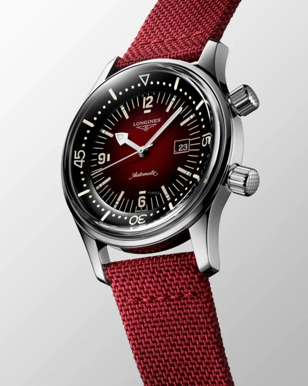 Longines,Heritage Classic 36mm,36mm,Stainless Steel,Red,Automatic,Date,40hours,L3,L3.374.4.40.2