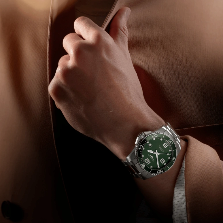 Longines,HydroConquest 43mm,43mm,Stainless Steel,Green,Automatic,Day,72hours,L3,L3.782.4.06.6