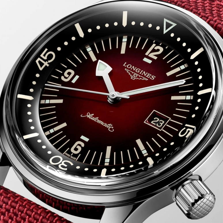 Longines,Heritage Classic 36mm,36mm,Stainless Steel,Red,Automatic,Date,40hours,L3,L3.374.4.40.2