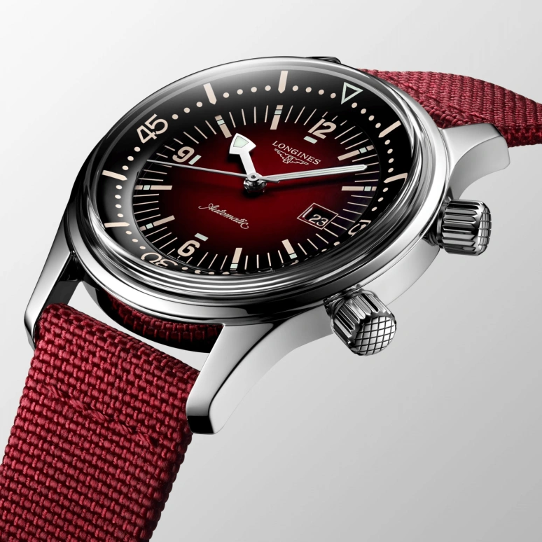Longines,Heritage Classic 36mm,36mm,Stainless Steel,Red,Automatic,Date,40hours,L3,L3.374.4.40.2