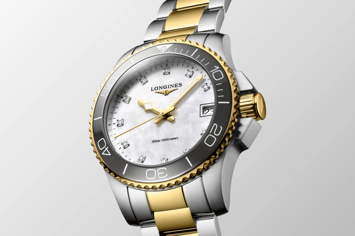 Longines,Sport 32mm,32mm,Stainless Steel,White,Quartz,Day,26280hours,L3,L3.370.3.87.6