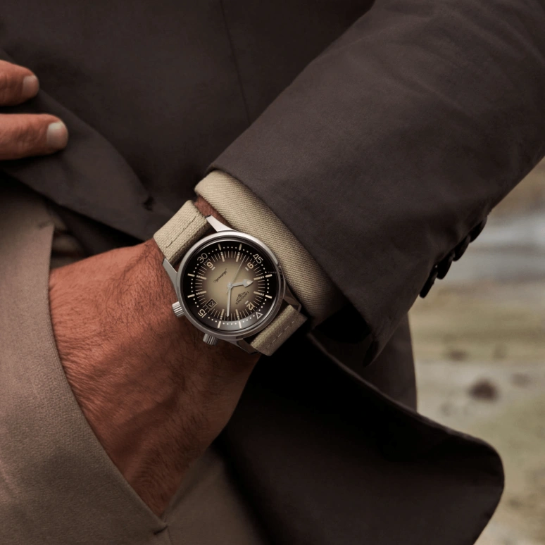 Longines,Heritage Classic 42mm,42mm,Stainless Steel,Beige,Automatic,Date,64hours,L3,L3.774.4.30.2