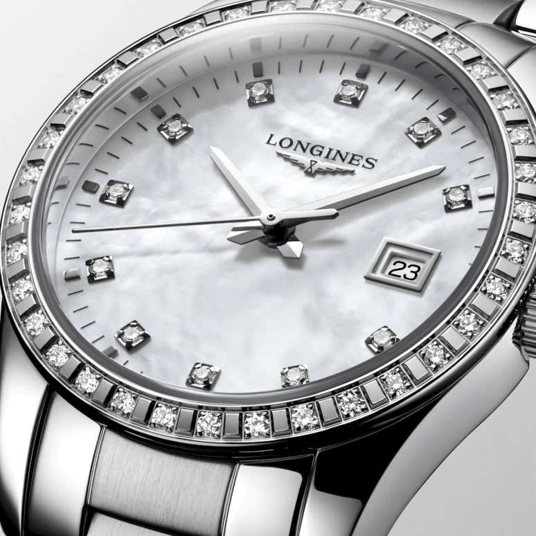 Longines,Conquest Classic 29.50mm,29.50mm,Stainless Steel,White,Quartz,Date,Jumping Minutes,L2,L2.286.0.87.6