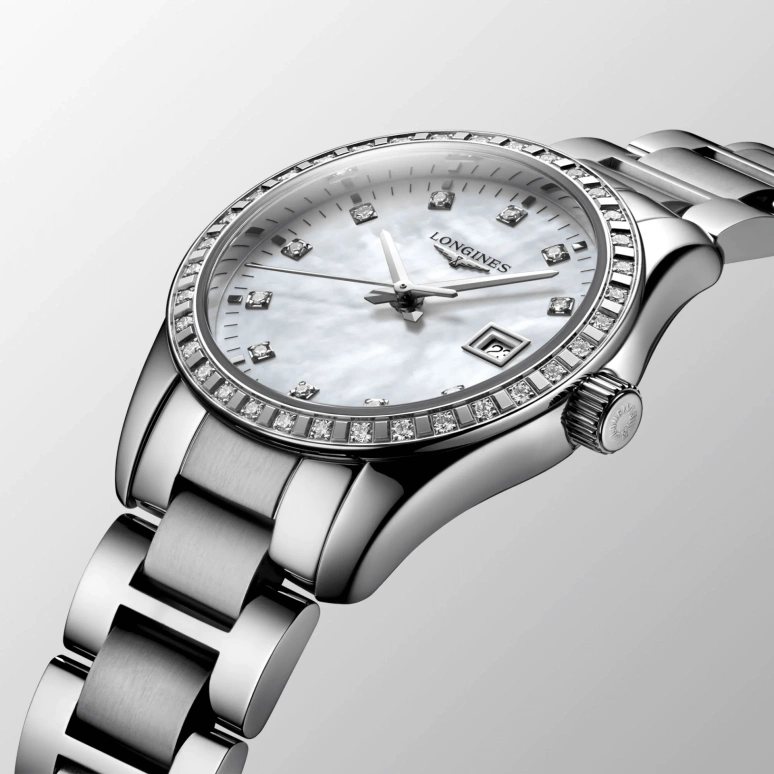 Longines,Conquest Classic 29.50mm,29.50mm,Stainless Steel,White,Quartz,Date,Jumping Minutes,L2,L2.286.0.87.6
