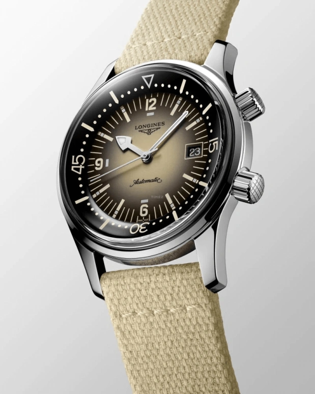 Longines,Heritage Classic 42mm,42mm,Stainless Steel,Beige,Automatic,Date,64hours,L3,L3.774.4.30.2
