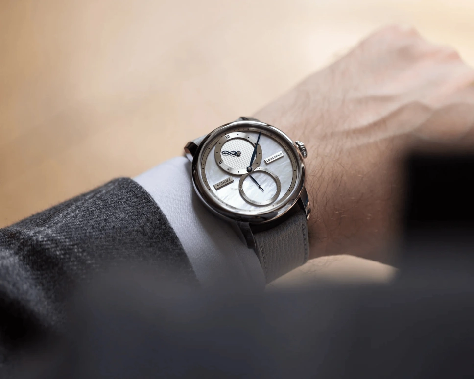 Louis Erard,Noirmont X 42mm,42mm,Stainless Steel,White,Silver,Automatic,38hours,Sapphire,Crystal Glass,85237AA44,85237AA44.BVA179