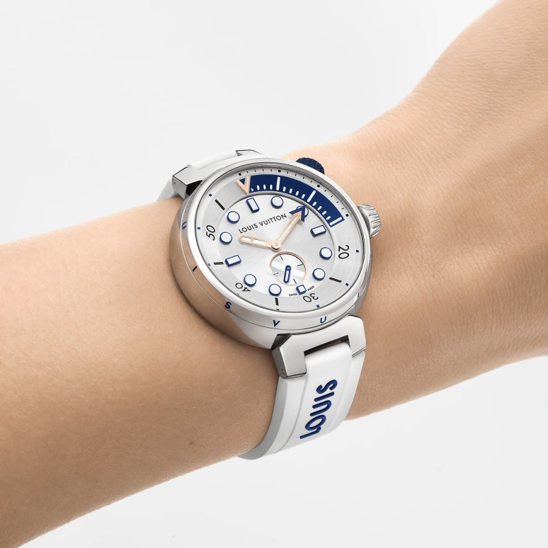 LOUIS VUITTON,Tambour Street Diver 39.50mm,39.50mm,Stainless Steel,Silver,Quartz,Sapphire,Crystal Glass,Round,QA124A