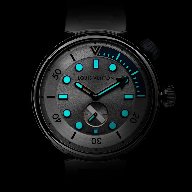 LOUIS VUITTON,Tambour Street Diver 39.50mm,39.50mm,Stainless Steel,Silver,Quartz,Sapphire,Crystal Glass,Round,QA124A