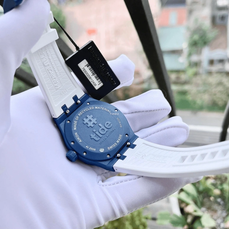 Maurice Lacroix,Aikon 40mm,40mm,Plastic,Recycling and reusing materials,White,Quartz,Day,Sapphire,Crystal Glass,AI2008,AI2008-BBB11-300-0