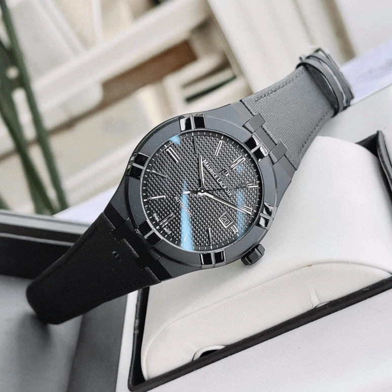Maurice Lacroix,Aikon 42mm,42mm,Stainless Steel,Black,Automatic,Day,38hours,AI6008,AI6008-PVB01-330-1