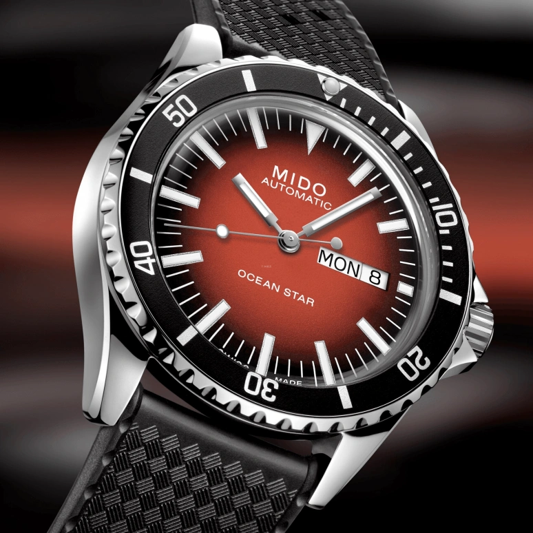 Mido,Ocean Star 40.50mm,40.50mm,Stainless Steel,Gradient,Luminous,White,Red,Automatic,80hours,In-house Caliber,M026,M026.830.17.421.00