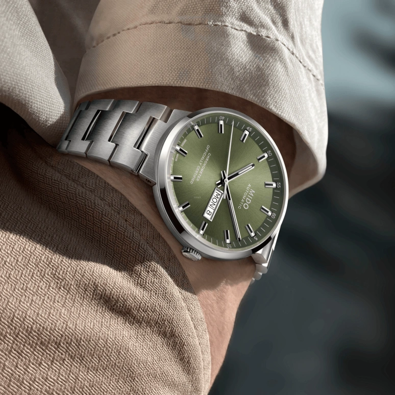 Mido,Commander 42mm,42mm,Stainless Steel,Olive Green,Luminous,White,Green,Automatic,80hours,In-house Caliber,M031,M031.631.11.091.00