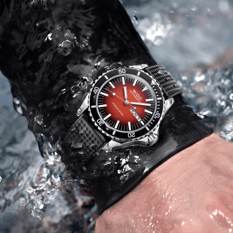 Mido,Ocean Star 40.50mm,40.50mm,Stainless Steel,Gradient,Luminous,White,Red,Automatic,80hours,In-house Caliber,M026,M026.830.17.421.00